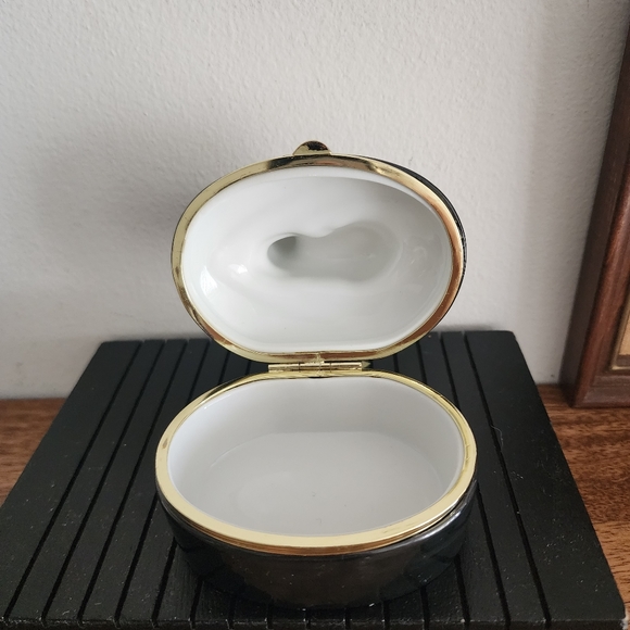 Beautiful Porcelain Japanese Ormolu Trinket Cat Jewelry Box - Picture 4 of 8